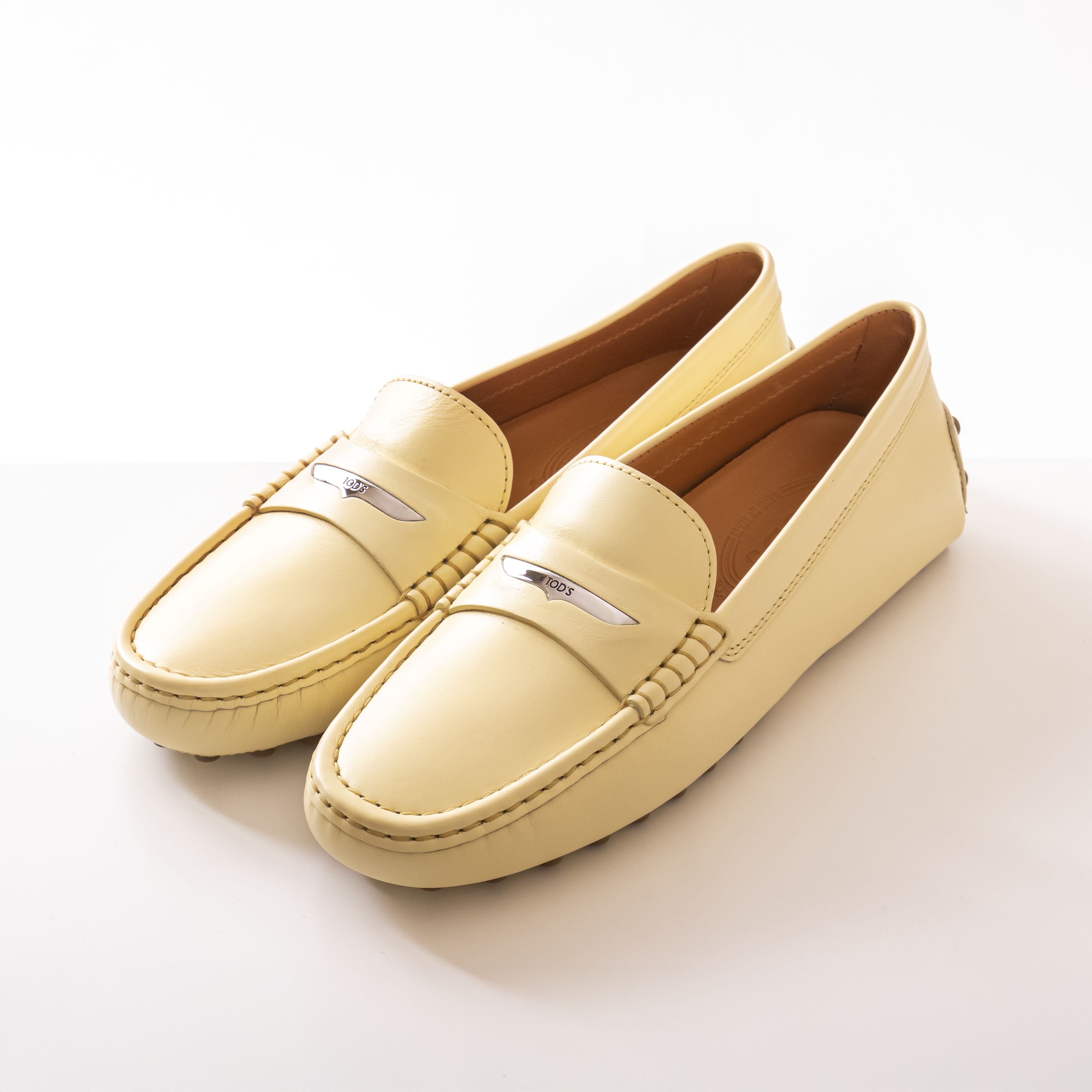 Tods Gommino Baffo Metallo G030 GIALLO