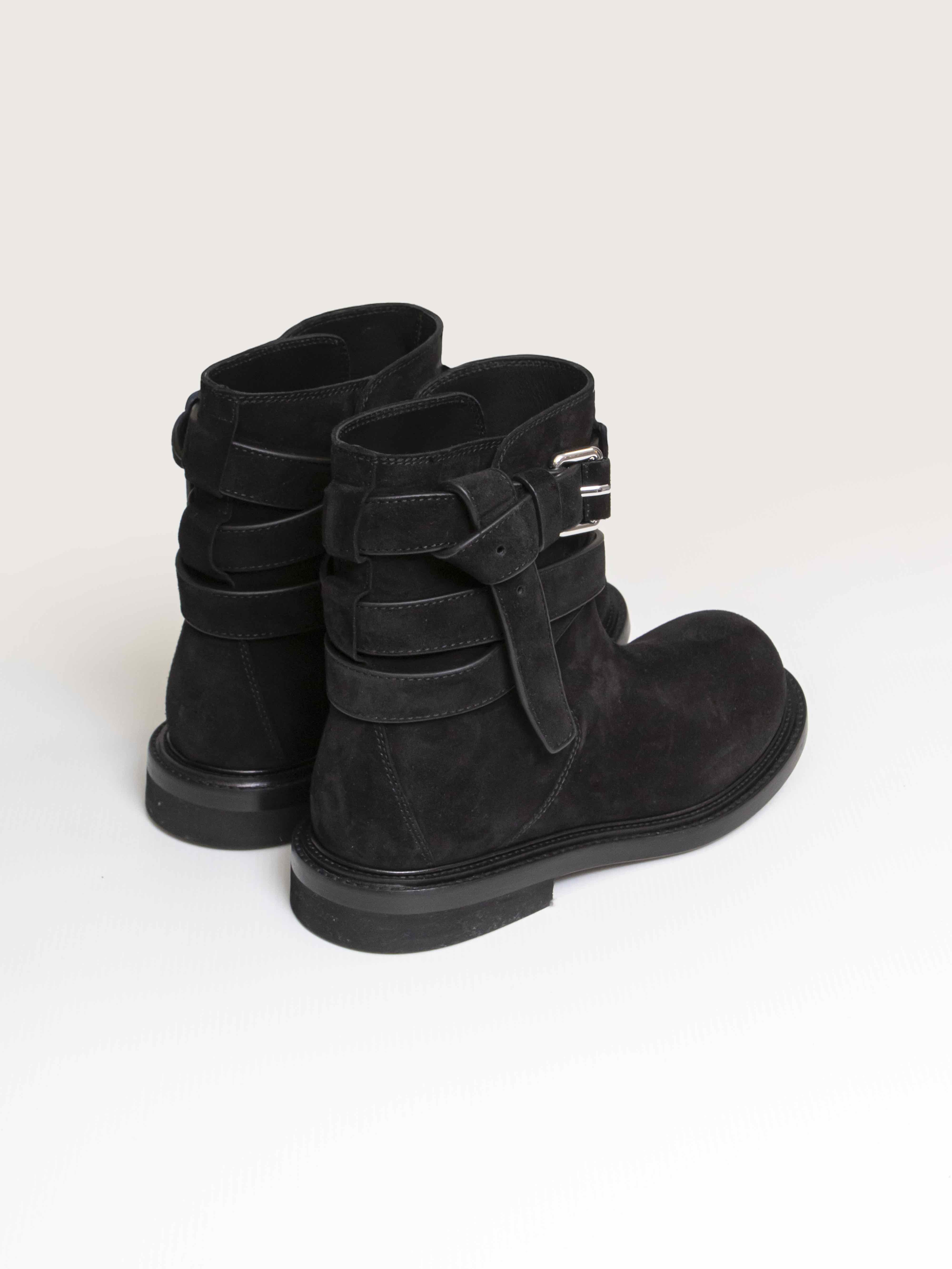 Moschino Stivaletto In Suede 00A NERO